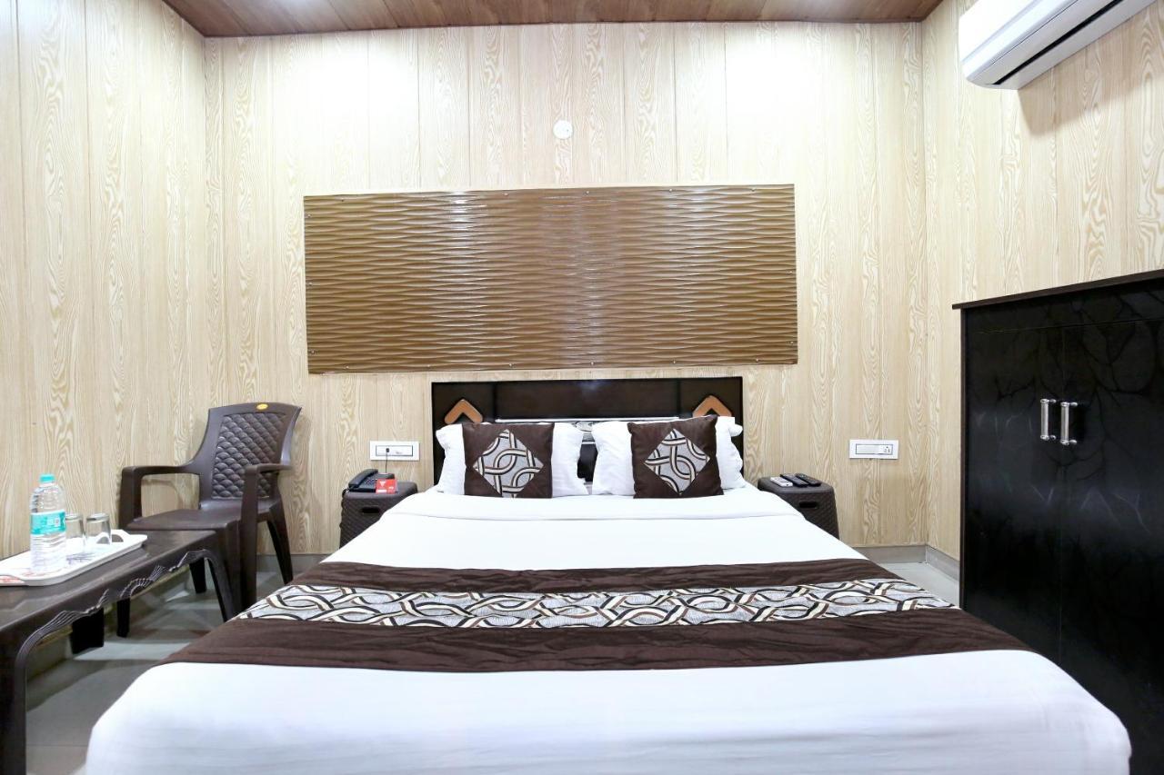 Oyo 8105 Royale Guest House Ludhiana Exterior photo