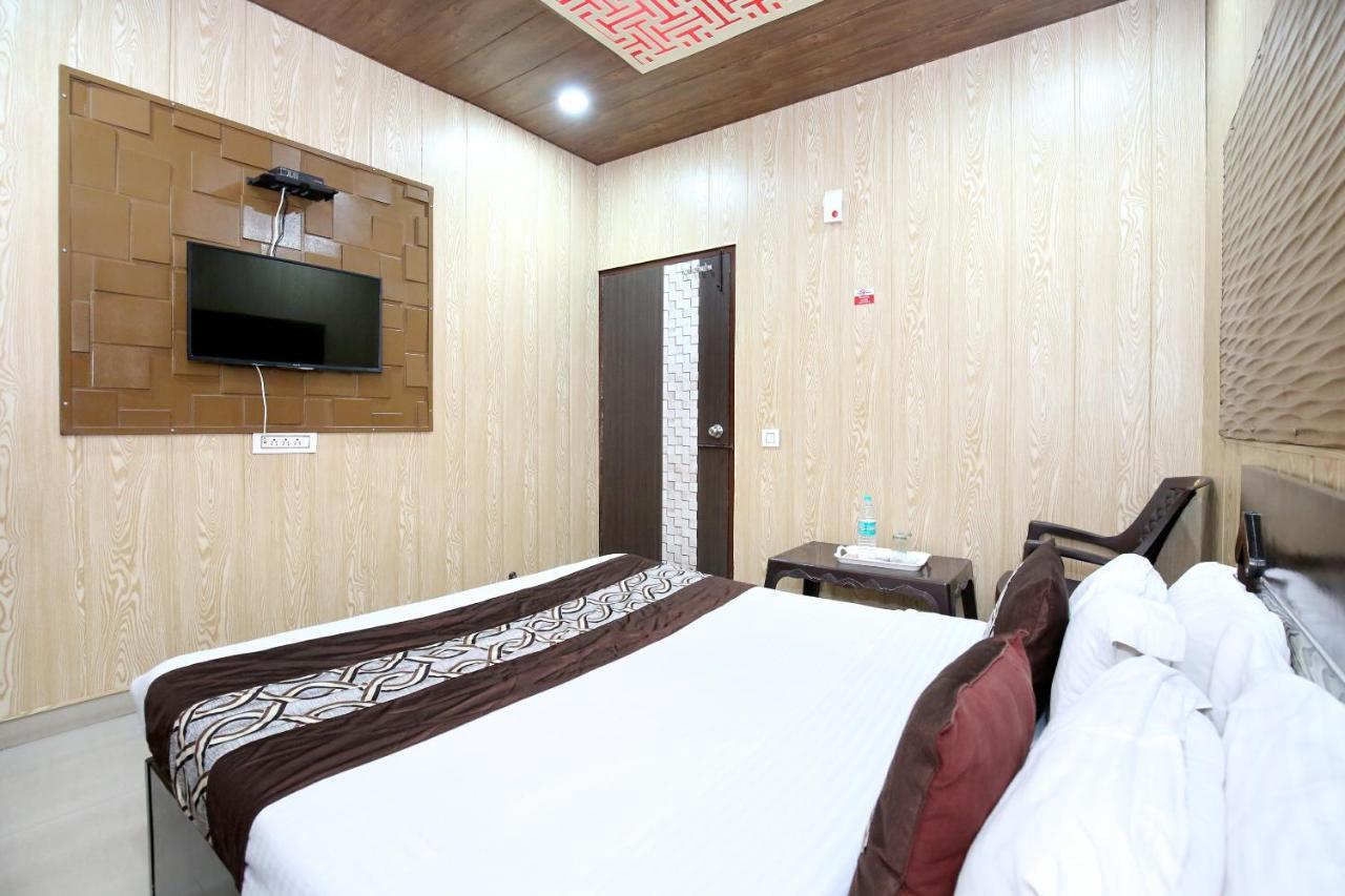Oyo 8105 Royale Guest House Ludhiana Exterior photo